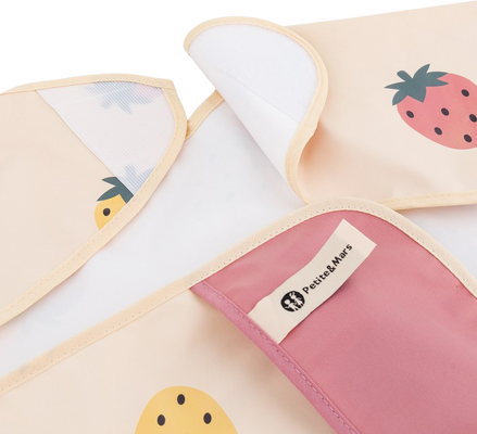 Petite&Mars Podbradník s dlhým rukávom - Ben Beige Strawberies