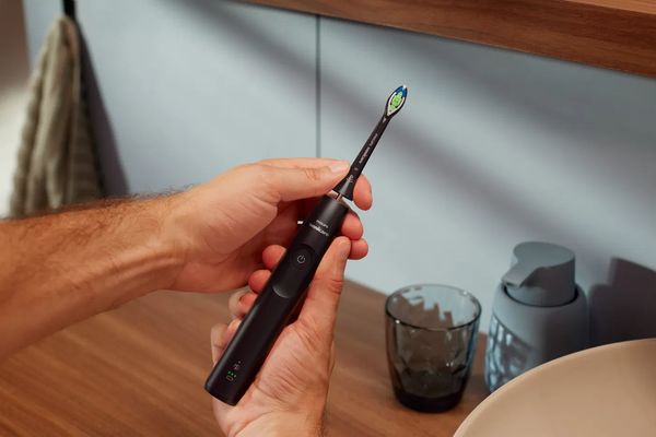 Philips Sonicare Elektrická zubná kefka 5300 čierna