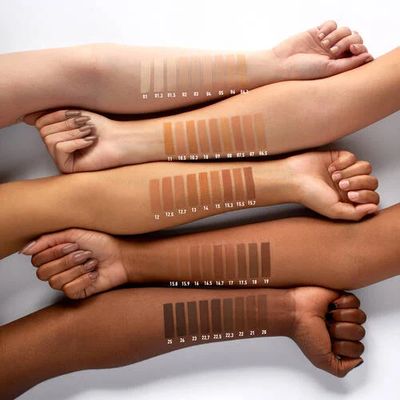 NYX Professional Makeup Can't Stop Won't Stop 24 hour Foundation Vysoko krycí make-up - 12 Classic Tan 30 ml