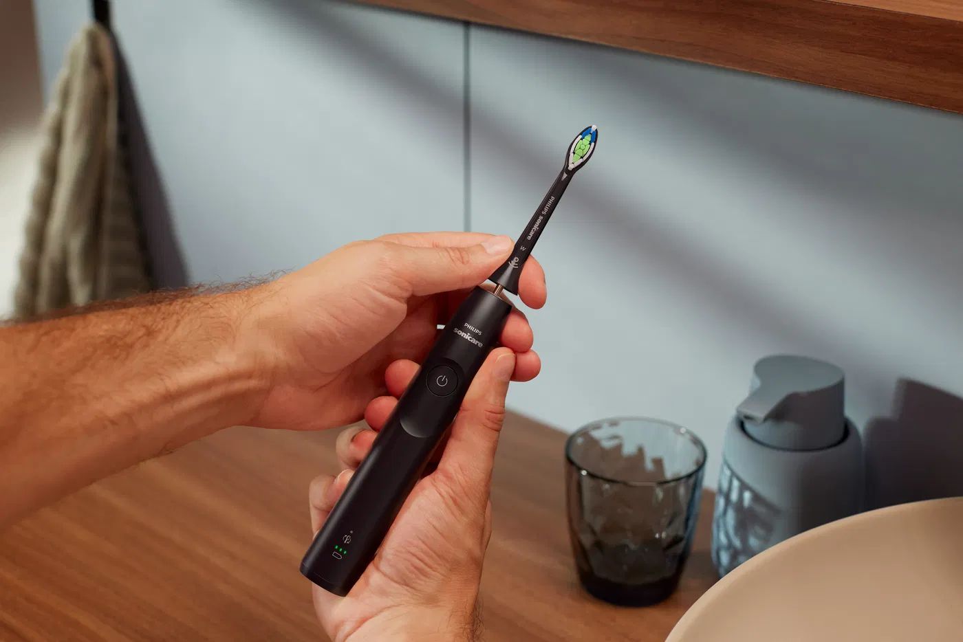 Philips Sonicare Elektrická zubná kefka 5300 čierna