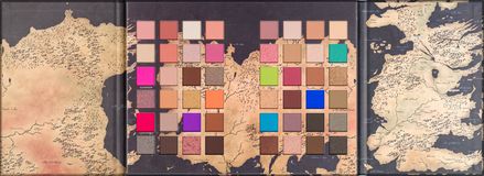 Revolution X Game of Thrones Westeros Map Palette, paleta očných tieňov