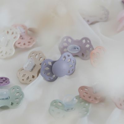 BIBS Infinity symetrické cumlíky zo silikónu veľkosť 1, Ivory / Sage 2 ks