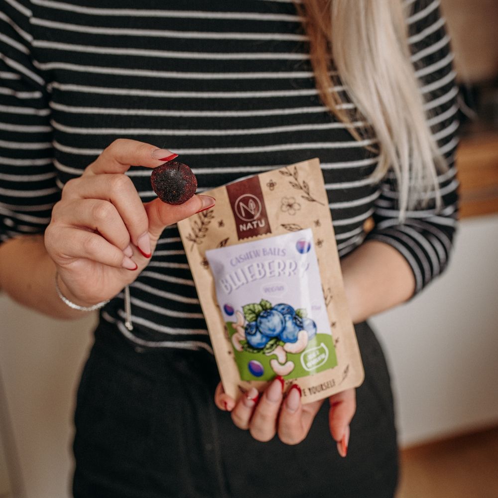 Natu Čučoriedkové guličky s kešu krémom 70 g