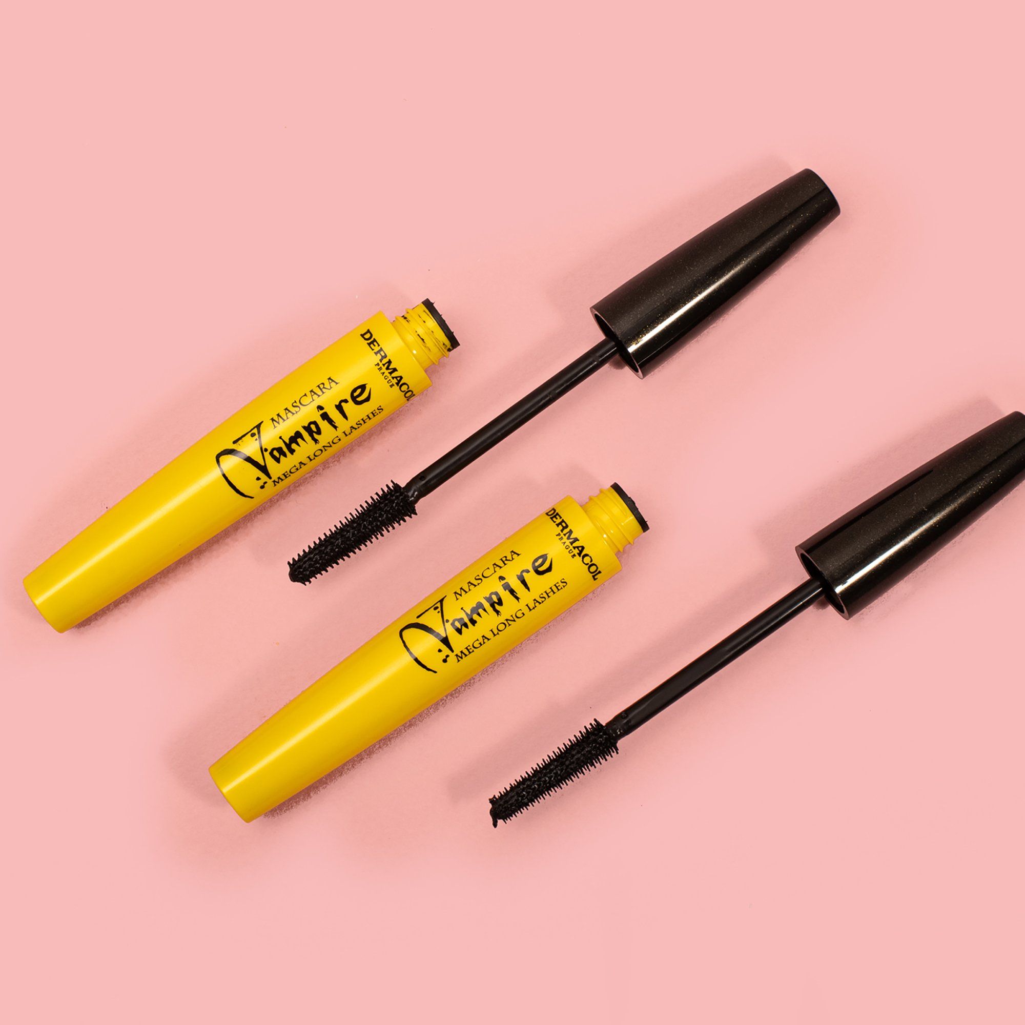 Dermacol Riasenka Vampire čierna 8 ml