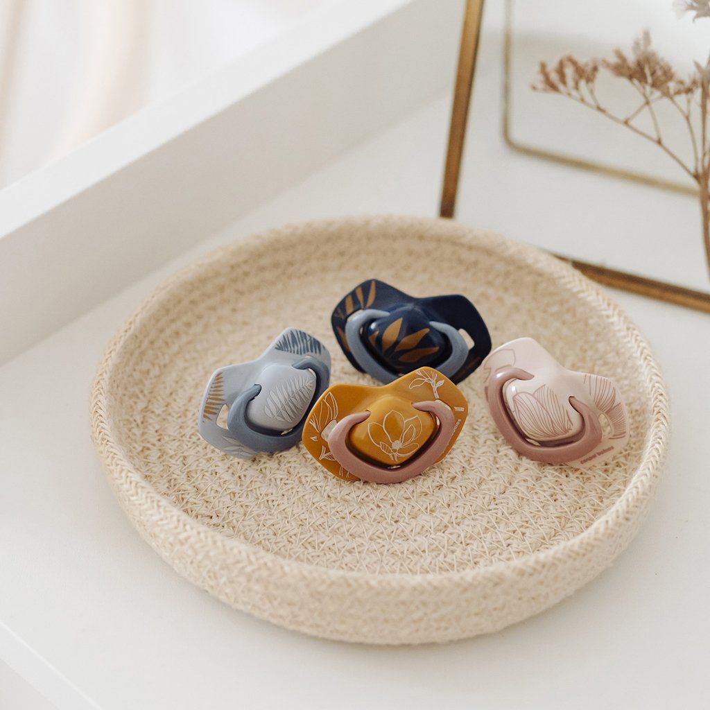 Canpol babies Cumlík silikónový symetrický Light touch GOLD 18m+ ružový 2 ks