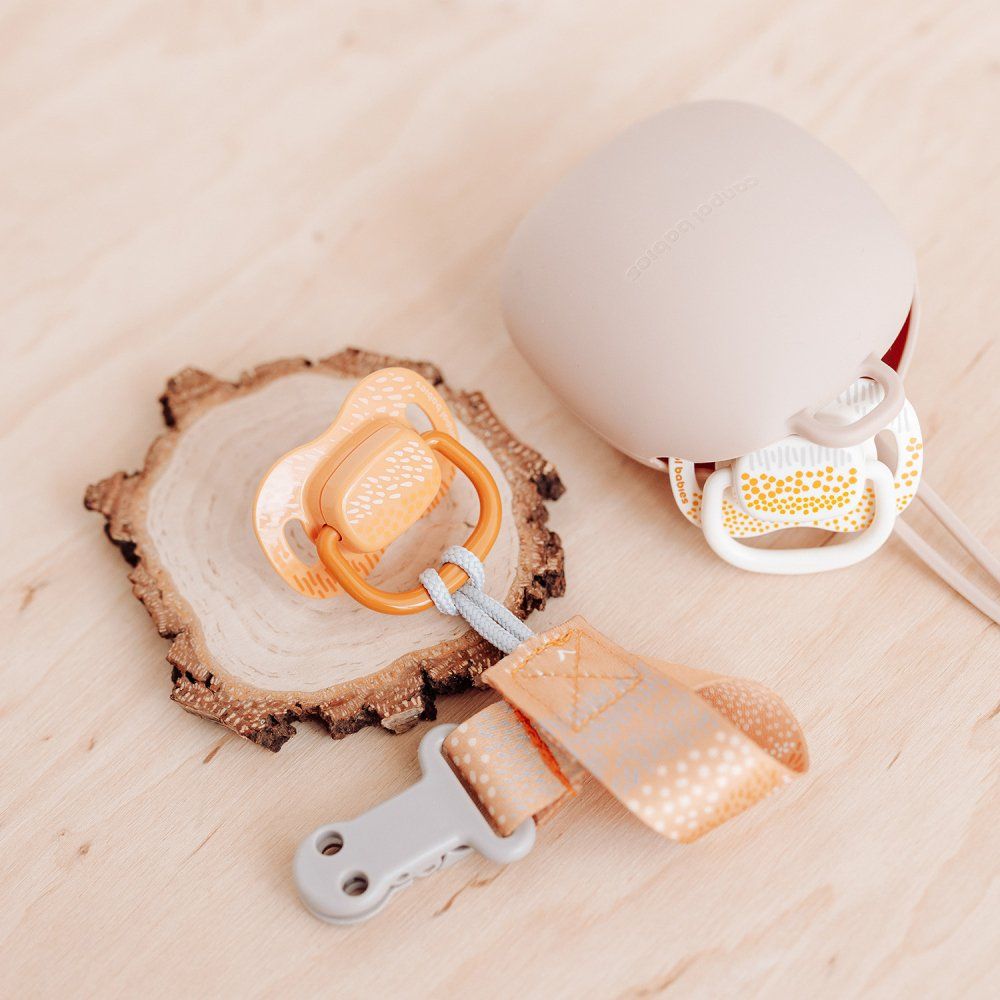 Canpol babies Set symetrických silikónových cumlíkov Mountains 0-6m, žltý 2 ks