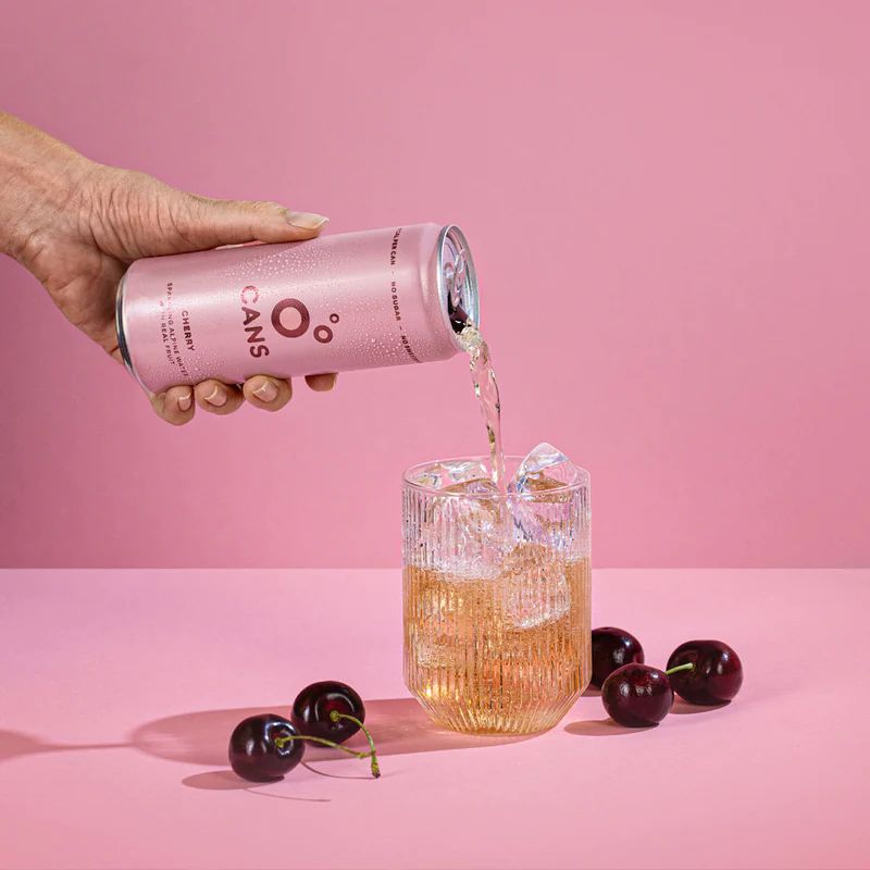 CANS Alpská perlivá voda s príchuťou višne a čerešne 330 ml
