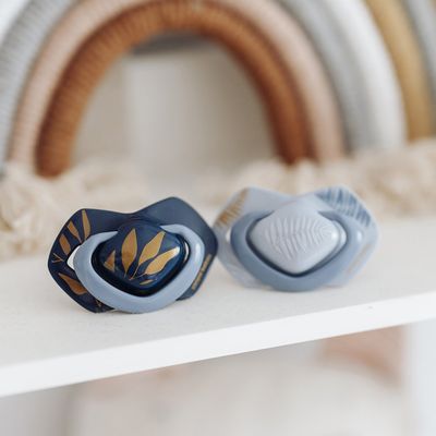 Canpol babies Cumlík silikónový symetrický Light touch GOLD 6-18m modrý 2 ks