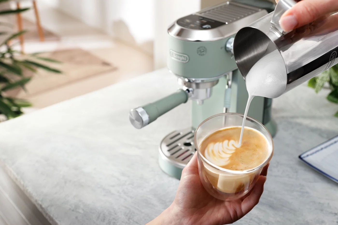 DeLonghi Dedica Duo EC890.GR pákový kávovar zelený
